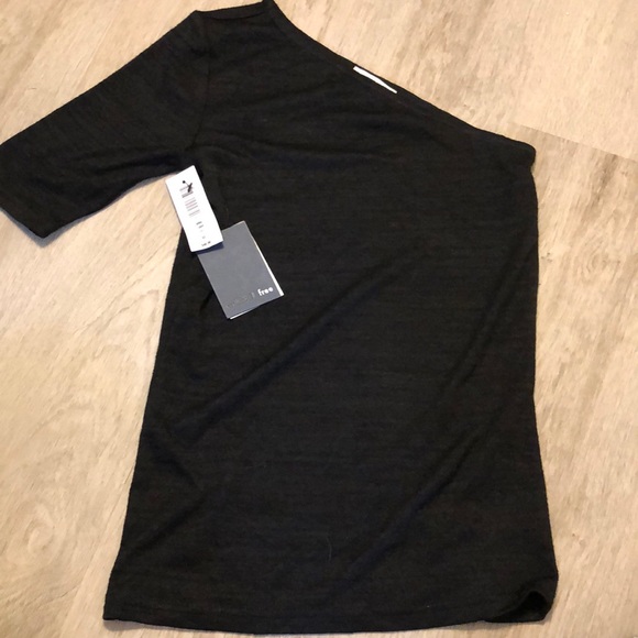 Wilfred Aritzia Iesha t-shirt (black) - Picture 3 of 4